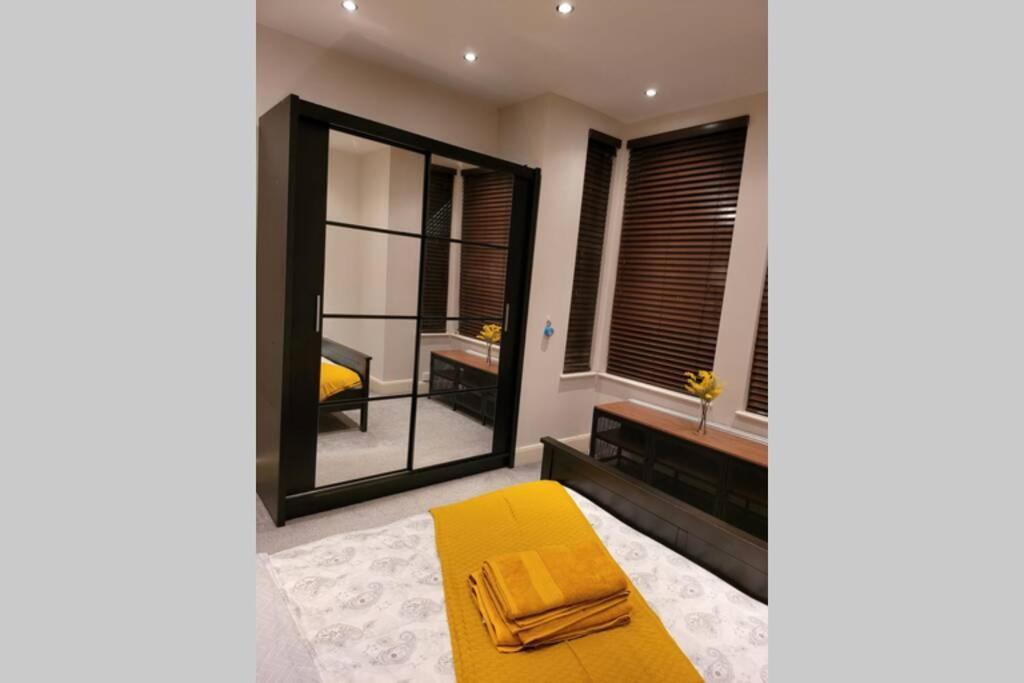 Contemporary 3 Bed Apartment In Hendon Central. מראה חיצוני תמונה